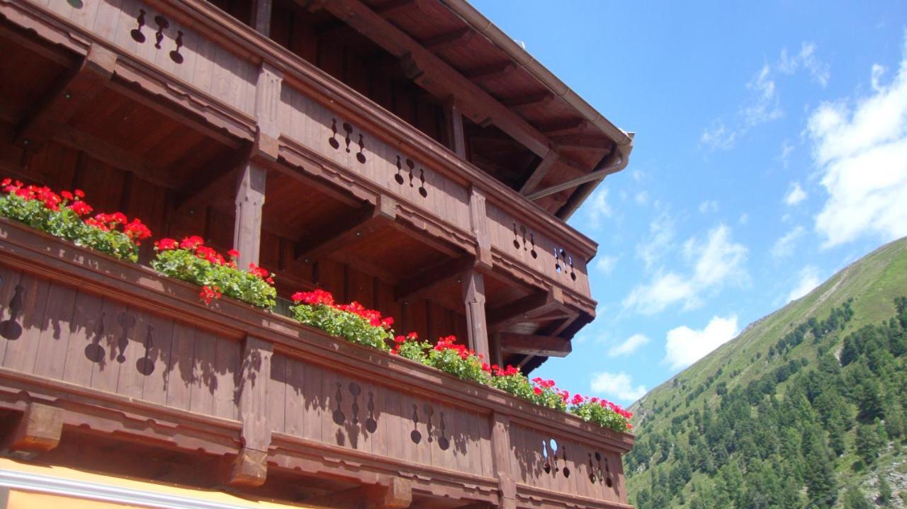 Hotel Garni Pirchhuett Obergurgl Bagian luar foto