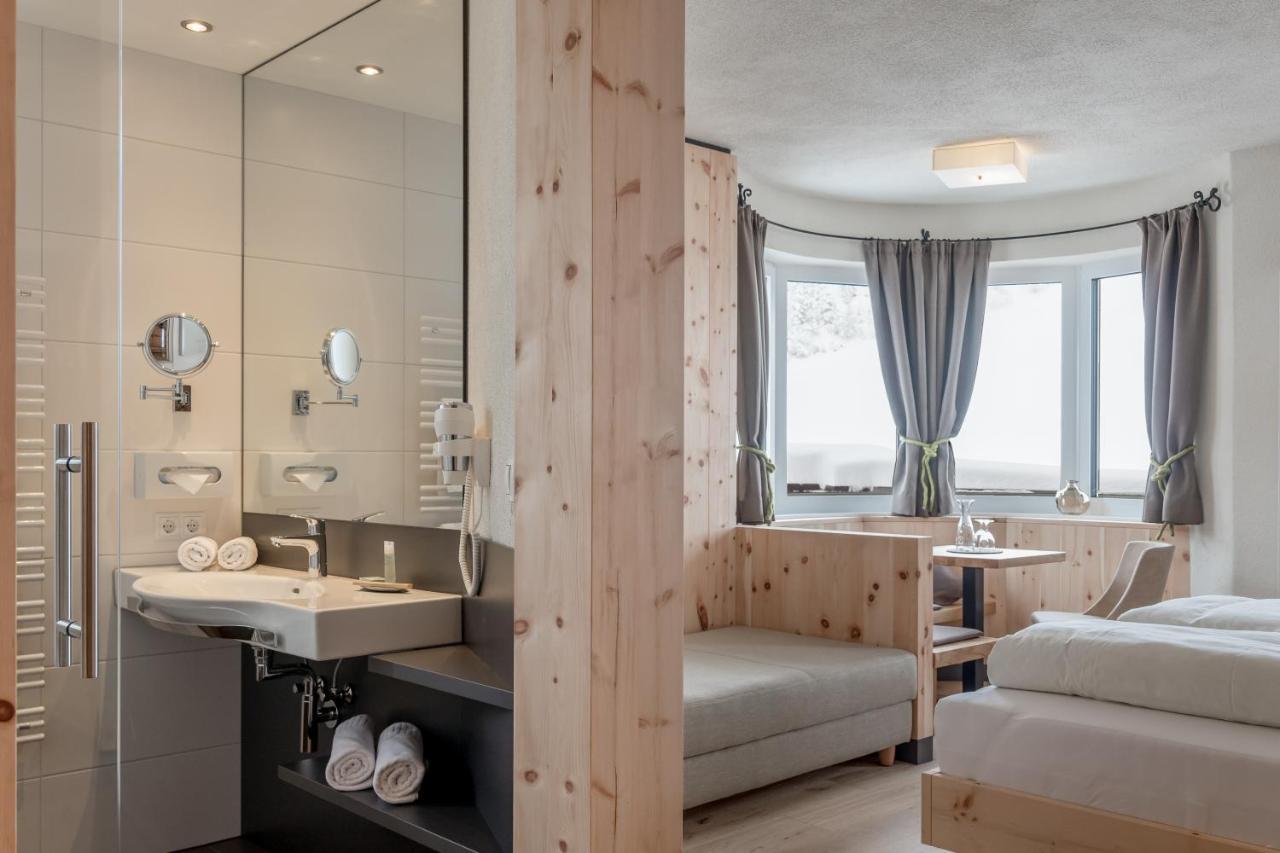 Hotel Garni Pirchhuett Obergurgl Bagian luar foto